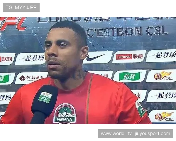 河南队古斯塔沃六码点抢位，前点一蹭险些改写比分